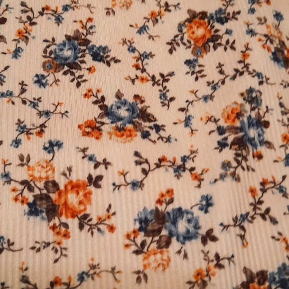 Cream Floral Off the Shoulder Top - Picture 3 of 3